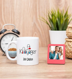 Kimyager Beyaz Kupa Bardak ve Kırmızı Mini Fotoğraf Çerçevesi