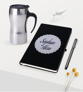 BK Gift Kişiye Özel Kabartma Plakalı Siyah Defter Kalem Silver Termos Mug Seti (Model 1)