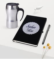 BK Gift Kişiye Özel Kabartma Plakalı Siyah Defter Kalem Silver Termos Mug Seti (Model 1)