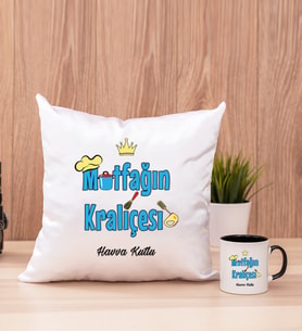 Mutfağın Kraliçesi Kare Yastık ve Siyah Kupa Bardak