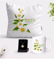 BK Gift Kişiye Özel Papatya Temalı En İyi Öğretmen Beyaz Kupa Yastık ve İsimli Papatya Kolye Hediye Seti-8 (Model 1)