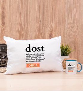 Dost Kelime Anlamı Dikdörtgen Yastık ve Mavi Kupa Bardak
