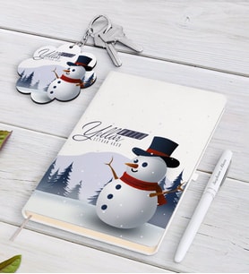 BK Gift Kişiye Özel İsimli Yılbaşı Mutlu Yıllar Beyaz Defter Kalem ve Anahtarlık Hediye Seti-19 (Model 1)