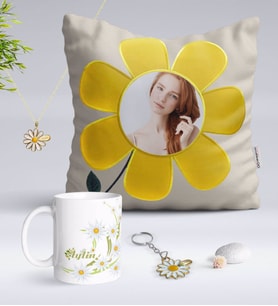 BK Gift Kişiye Özel Fotoğraflı Papatya Yastık Kupa Papatya Kolye ve Gold Anahtarlık Seti-1 (Model 1)