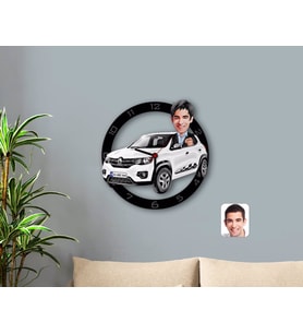 BK Gift Kişiye Özel Plakalı Erkek Renault Kwid Karikatürlü Ahşap Duvar Saati-1 (Beyaz)