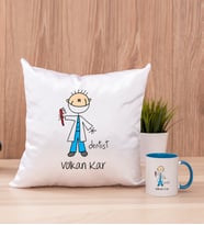 Erkek Diş Hekimi Karikatürü Kare Yastık ve Mavi Kupa Bardak