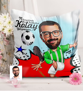 BK Gift Kişiye Özel Bay Futbolcu Yeşil Beyaz Karikatürlü  Yastık  1