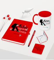 BK Gift Kişiye Özel Kadınlar Günü Temalı Kırmızı Defter Kalem Kupa Ayna Seti - 1