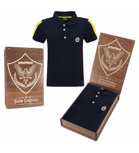 Fenerbahçe Lisanslı Polo Yaka Çocuk T-Shirt Kişiye Özel Hediyelik Ahşap Kutulu (Lacivert)