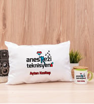 Anestezi Teknisyeni Dikdörtgen Yastık ve Yeşil Kupa Bardak