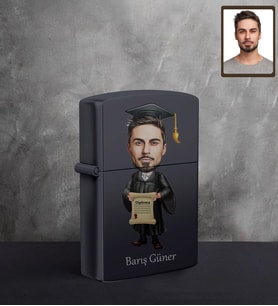 Kişiye Özel Mezuniyet Karikatürlü UV Baskılı Siyah Benzinli Çakmak Bay-2