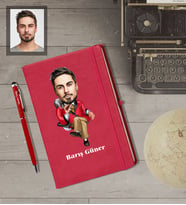 Kişiye Özel İş Adamı Karikatürlü  Kırmızı Defter Kalem Hediye Seti Bay-5