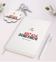 BK Gift Kişiye Özel Biyoloji Öğretmeni Beyaz Defter Kalem Ve Anahtarlık Hediye Seti (Model 1)