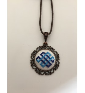 Yöresel Motif İşlemeli Kanaviçe Kolye