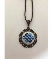 Yöresel Motif İşlemeli Kanaviçe Kolye