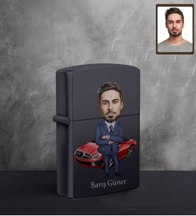 Kişiye Özel Patron Karikatürlü UV Baskılı Siyah Benzinli Çakmak Bay-15