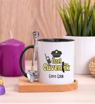 Özel Güvenlik Ahşap Altlıklı Siyah Kupa Bardak
