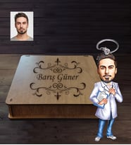 Kişiye Özel Doktor Karikatürlü Ahşap Anahtarlık Kutulu Bay-3