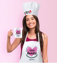 BK Gift Kişiye Özel Dünyanın En İyi Annesi Mutfak Önlüğü Aşçı Şapkası ve Kupa Seti - 11 (Beyaz)
