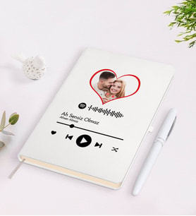 BK Gift Kişiye Özel Kalpli Fotoğraflı Spotify Barkodlu Beyaz Defter Kalem Seti-1