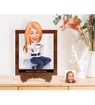 BK Gift Kişiye Özel Kadınlar Günü Dünyanın En Güzel Kadını Karikatürlü Ahşap Standlı 3D Biblo-7 (Beyaz)