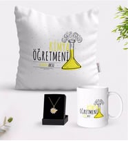 BK Gift Kişiye Özel Kimya Öğretmeni Beyaz Kupa Yastık ve İsimli Papatya Kolye Hediye Seti-5 (Model 1)