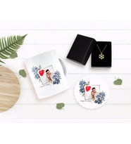 BK Gift Kişiye Özel Sevgililer Günü Temalı İsimli Fotoğraflı Kupa Bardak Altlığı ve Kar Tanesi Kolye Seti-33 (Model 1)