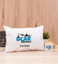 Uçak Mühendisi Dikdörtgen Yastık ve Sarı Kupa Bardak