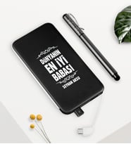 BK Gift Kişiye Özel Dünyanın En İyi Babası Siyah 5000 mAh Powerbank ve Kalem Seti-6 (Model 1)