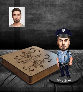 Kişiye Özel Polis Karikatürlü Ahşap Biblo Kutulu Bay-4