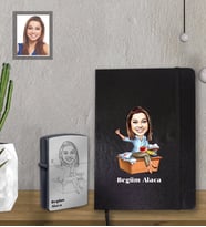 Kişiye Özel Öğretmen Karikatürlü Siyah Defter Çakmak Hediye Seti Bayan-2 (Model 1)