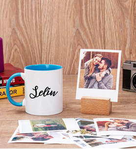 Kişiye Özel İsim Yazılı Mavi Kupa Bardak ve Ahşap Standlı Polaroid Set