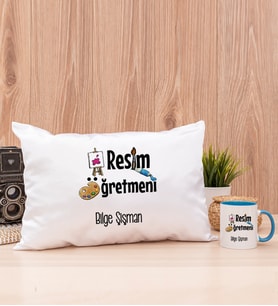 Resim Öğretmeni Dikdörtgen Yastık ve Mavi Kupa Bardak
