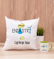 Endüstri Mühendisi Kare Yastık ve Yeşil Kupa Bardak