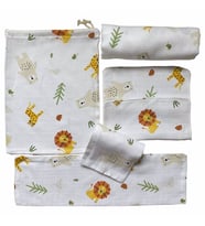 Çok Amaçlı Müslin Örtü 100x80cm 2 Mendil 2 Omuz Bezi 1 Kese Bebek Set Toplam 6 Parça Safari Desenli %100 Pamuk Oeko-Tex Sertifikalı Battaniye Yenidoğan Bebek Hediye Seti 6 Parça Safari Figürlü