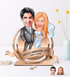 BK Gift Kişiye Özel Yılın En Mükemmel Çifti Karikatürlü 3D Ahşap Biblo Plaket-70 (Beyaz)
