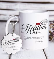 BK Gift Kişiye Özel Mânâ Muallim Beyaz Kupa ve Anahtarlık Hediye Seti (Model 1)