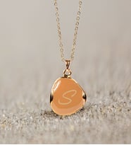 BK Gift Kişiye Özel Harfli Krem Mineli Kolye (Altın)
