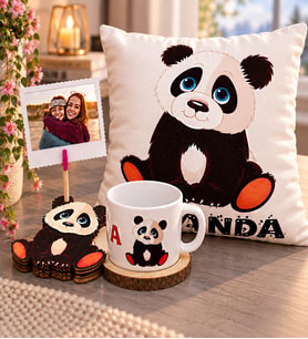 Kişiye Özel Fotoğraflı Panda 3D Figürlü Kupa Ve Panda Yastık Hediye Seti