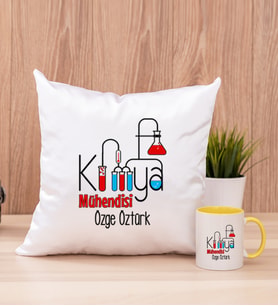 Kimya Mühendisi Kare Yastık ve Sarı Kupa Bardak