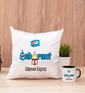 Laborant Kare Yastık ve Siyah Kupa Bardak