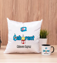 Laborant Kare Yastık ve Siyah Kupa Bardak