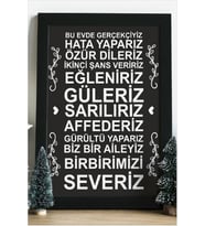 Biz Bu Evde Gerçekçiyiz Hata Yaparız Özür Dileriz Ahşap 24x33 cm Tasarım Çerçeve