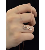 925 Ayar Gümüş Rose Altın Kaplama Beyaz Taşlı Kelebek Kolye