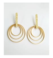 Edwol Antik Çelik Altın Kaplama Üçlü Halkalı Kadın Küpe (Gold)
