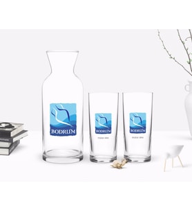 BK Gift Kişiye Özel Renkli Baskılı Bodrum Tasarımlı Turistik İkili Rakı Bardağı ve Karaf Hediye Seti-1 (Model 1)