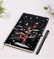 BK Gift Kişiye Özel İsimli Yılbaşı Mutlu Yıllar Siyah Defter ve Kalem Hediye Seti-25 (Model 1)