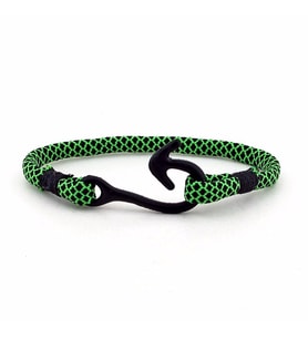SİYAH METAL KANCA YEŞİL PARACORD BİLEKLİK BT159