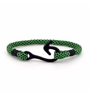 SİYAH METAL KANCA YEŞİL PARACORD BİLEKLİK BT159