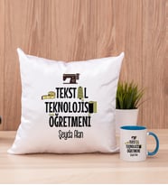 Tekstil Teknolojisi Öğretmeni Kare Yastık ve Mavi Kupa Bardak